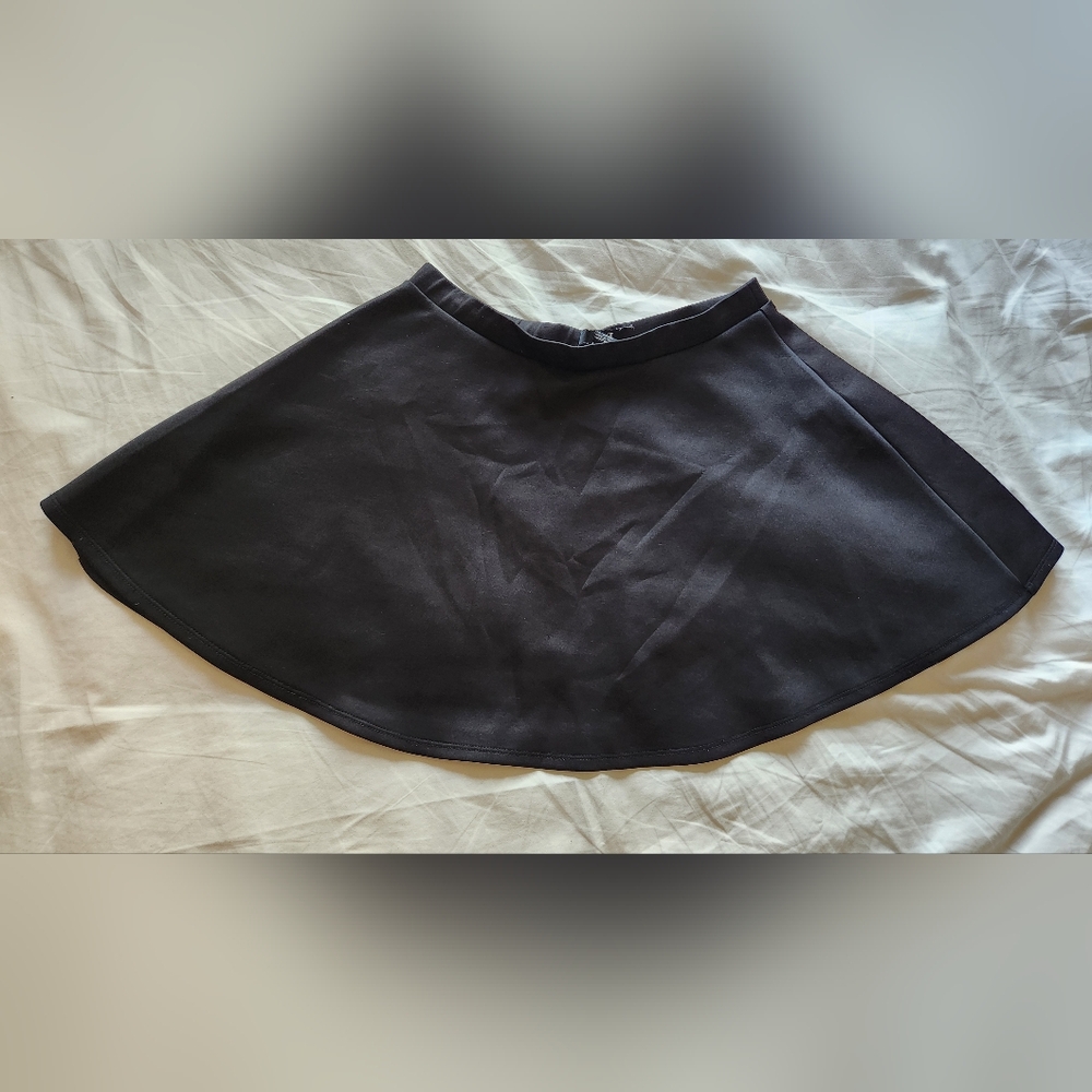 Elegant Black Women's Skirt Forever 21